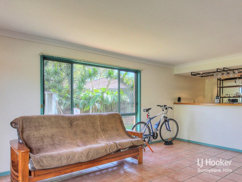 10 Spring Close, Calamvale QLD 4116