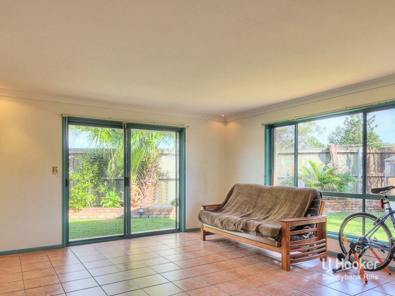 10 Spring Close, Calamvale QLD 4116