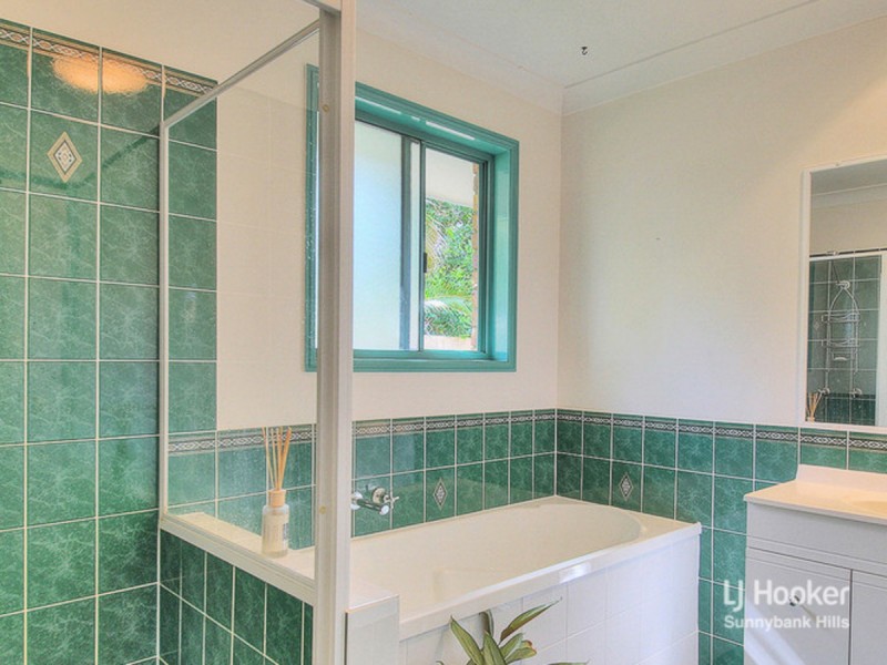 10 Spring Close, Calamvale QLD 4116