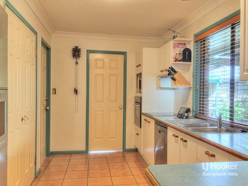 10 Spring Close, Calamvale QLD 4116