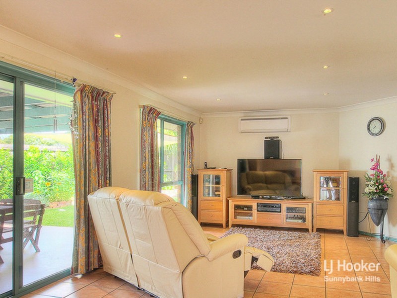 10 Spring Close, Calamvale QLD 4116