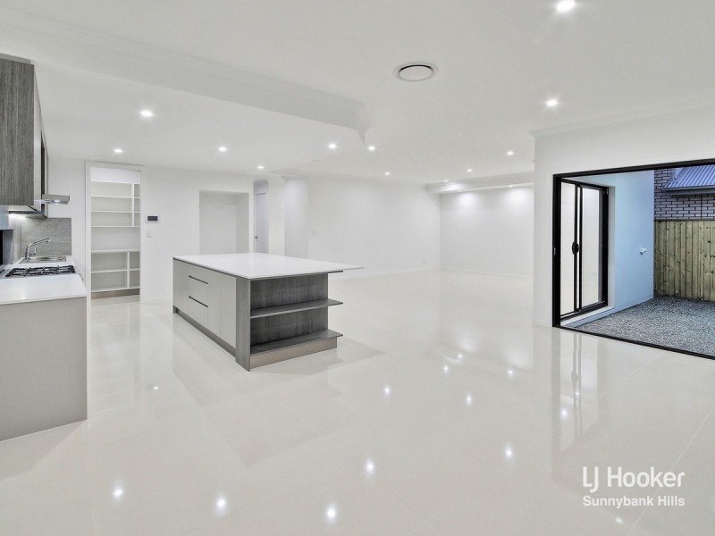 18 Ivory Crescent, Pallara QLD 4110