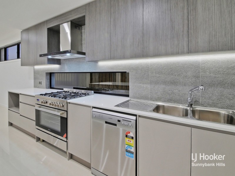 18 Ivory Crescent, Pallara QLD 4110