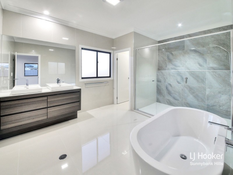 18 Ivory Crescent, Pallara QLD 4110