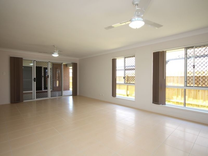 14 Bluegrass Court (off Tranquil, Hillcrest QLD 4118