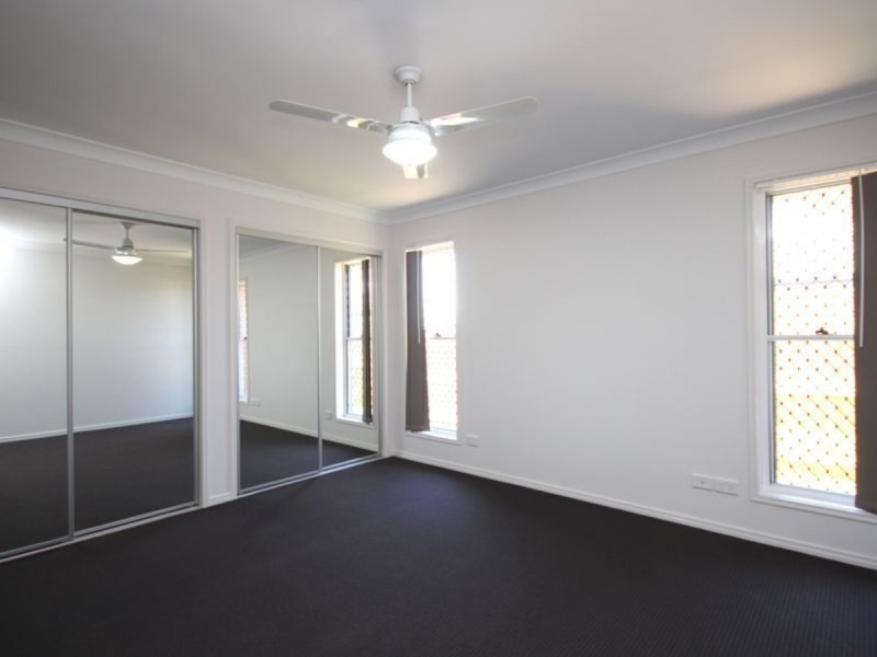 14 Bluegrass Court (off Tranquil, Hillcrest QLD 4118