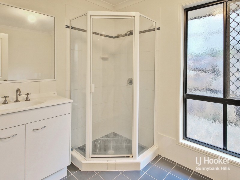 22 Lillydale Place, Calamvale QLD 4116