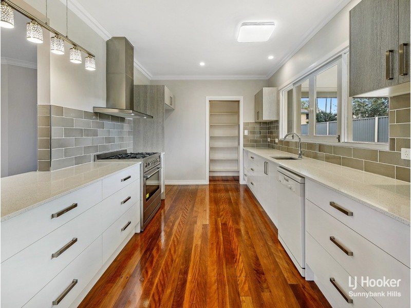 15 Romanette Street, Mansfield QLD 4122