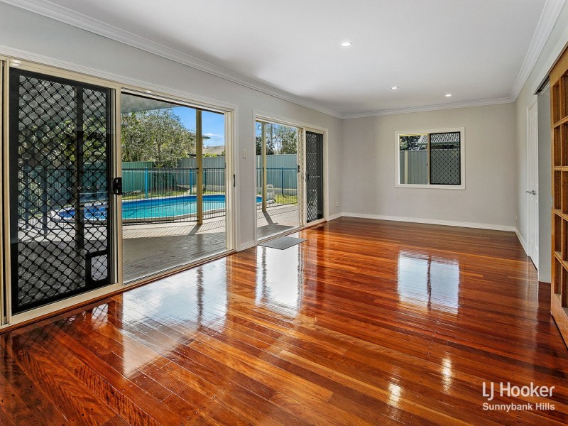 15 Romanette Street, Mansfield QLD 4122