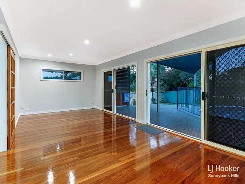 15 Romanette Street, Mansfield QLD 4122