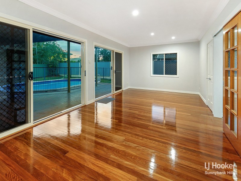 15 Romanette Street, Mansfield QLD 4122