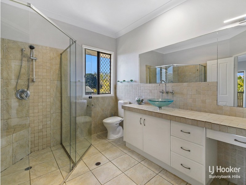 15 Romanette Street, Mansfield QLD 4122