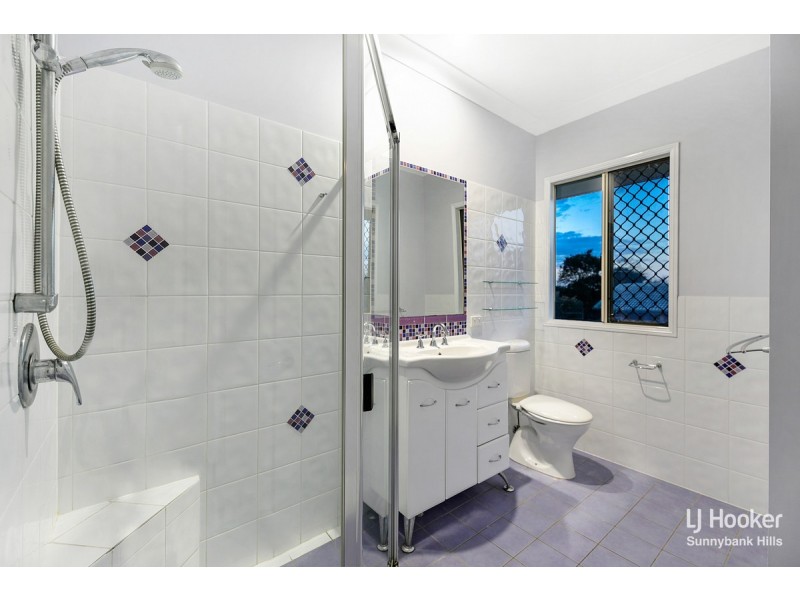 15 Romanette Street, Mansfield QLD 4122