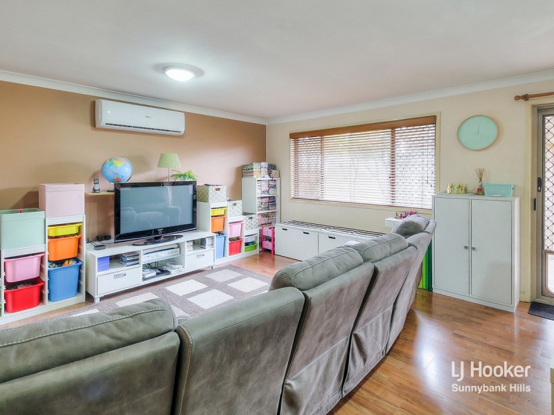 37 St Clair Crescent, Wishart QLD 4122