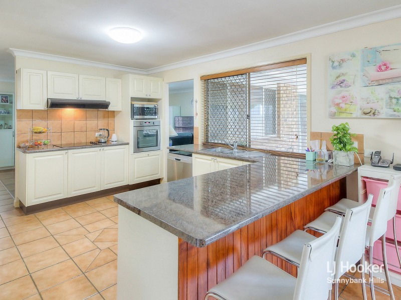37 St Clair Crescent, Wishart QLD 4122