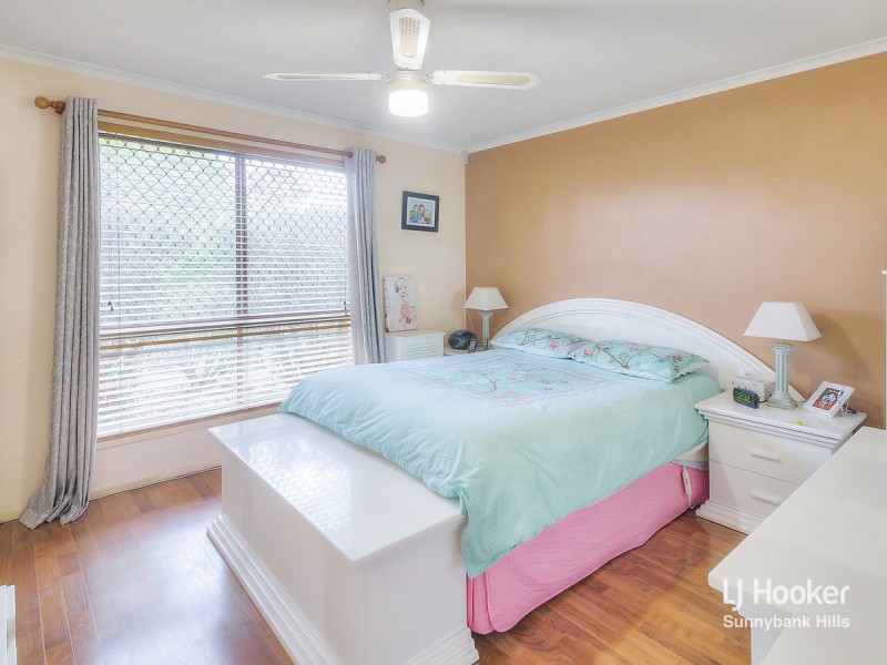 37 St Clair Crescent, Wishart QLD 4122