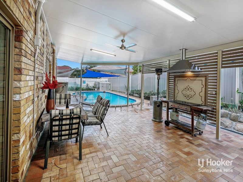 1 Cleveland Place, Stretton QLD 4116