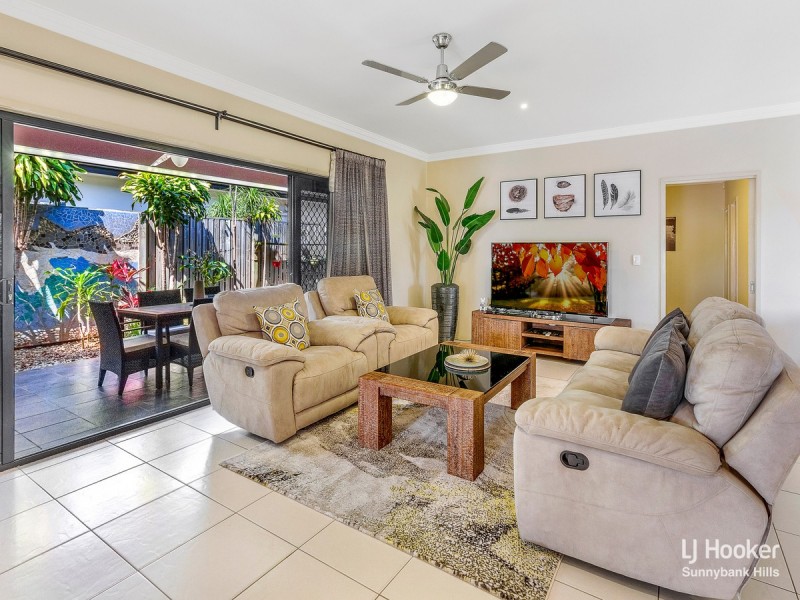 12 Walker Circuit, Eight Mile Plains QLD 4113