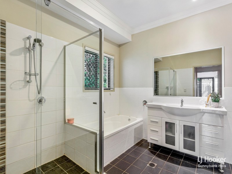 12 Walker Circuit, Eight Mile Plains QLD 4113