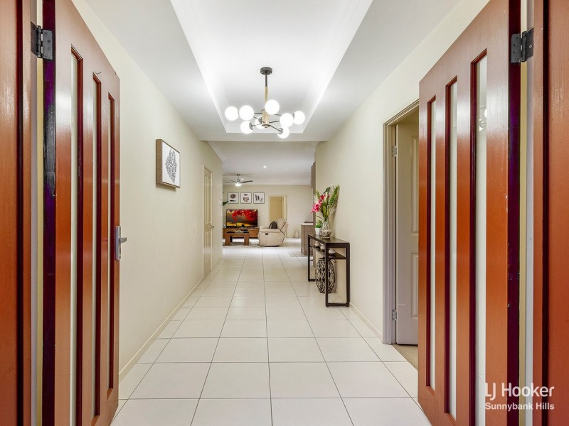 12 Walker Circuit, Eight Mile Plains QLD 4113