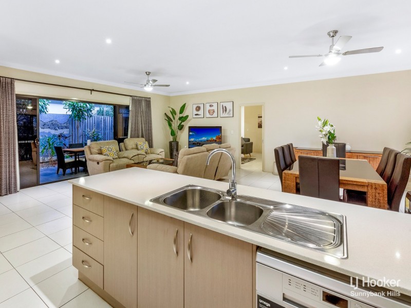 12 Walker Circuit, Eight Mile Plains QLD 4113