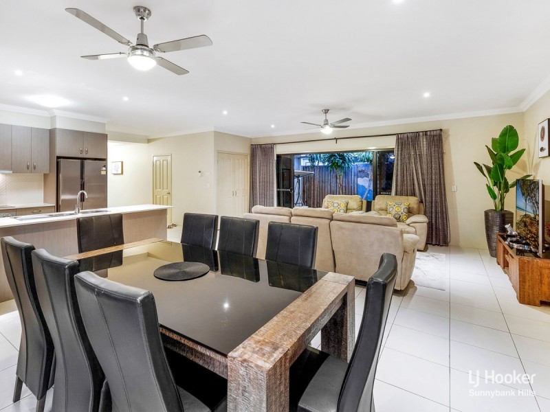 12 Walker Circuit, Eight Mile Plains QLD 4113