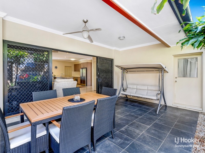 12 Walker Circuit, Eight Mile Plains QLD 4113