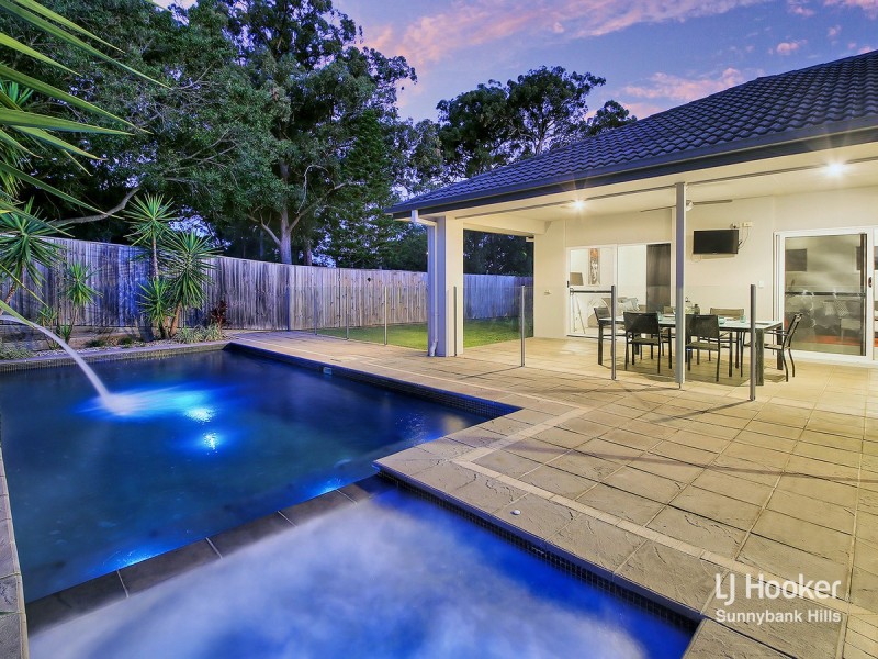 6 Azzure Street, Eight Mile Plains QLD 4113