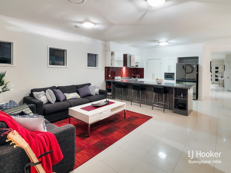 6 Azzure Street, Eight Mile Plains QLD 4113