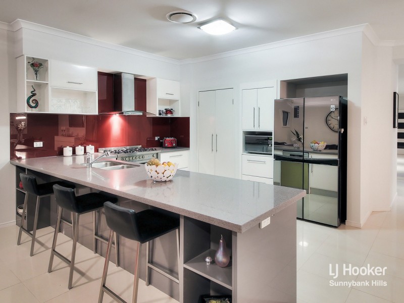 6 Azzure Street, Eight Mile Plains QLD 4113