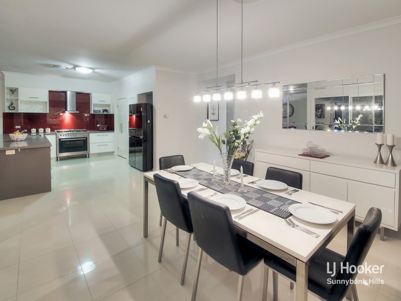 6 Azzure Street, Eight Mile Plains QLD 4113