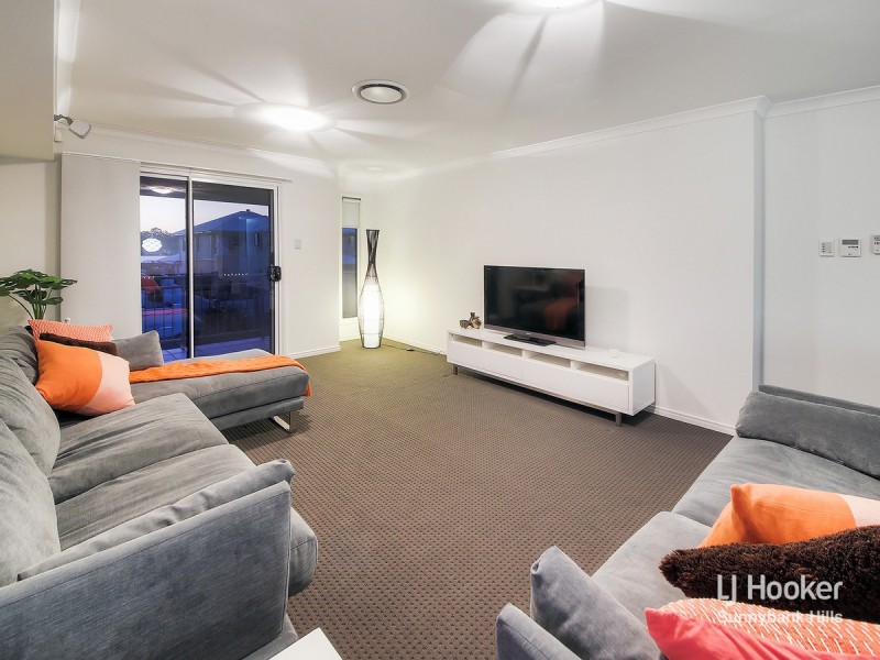 6 Azzure Street, Eight Mile Plains QLD 4113