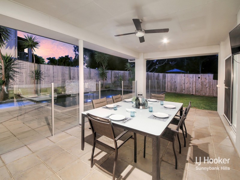 6 Azzure Street, Eight Mile Plains QLD 4113