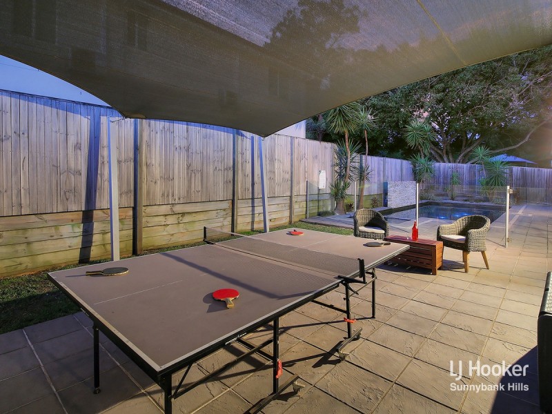 6 Azzure Street, Eight Mile Plains QLD 4113