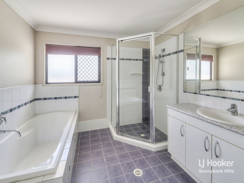 32 Catalina Court, Forest Lake QLD 4078