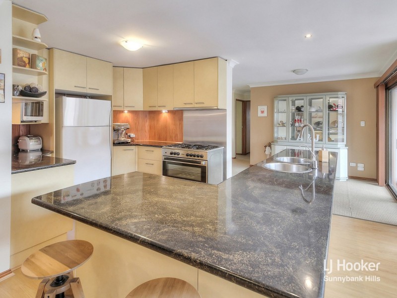 2 Dellforest Drive, Calamvale QLD 4116