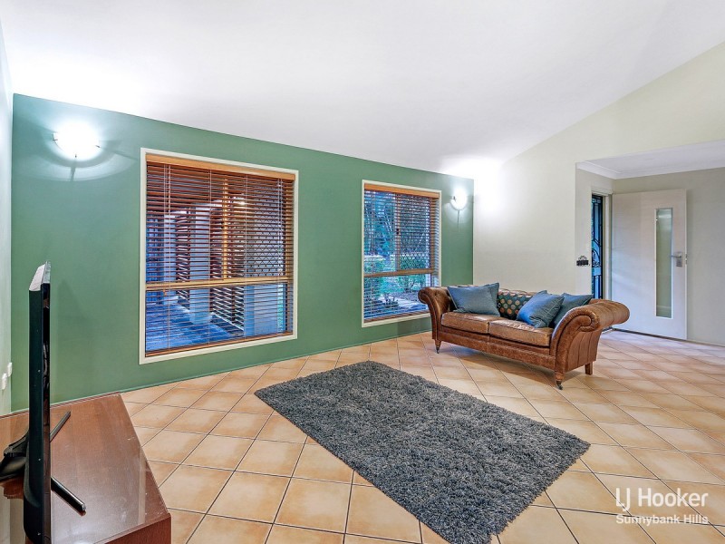 20 Romanette Street, Mansfield QLD 4122