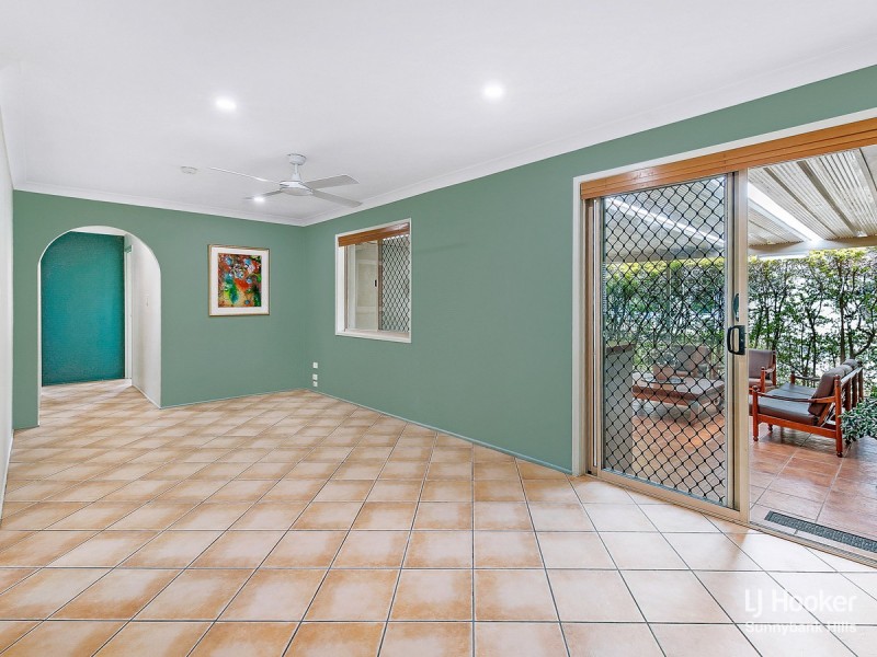 20 Romanette Street, Mansfield QLD 4122