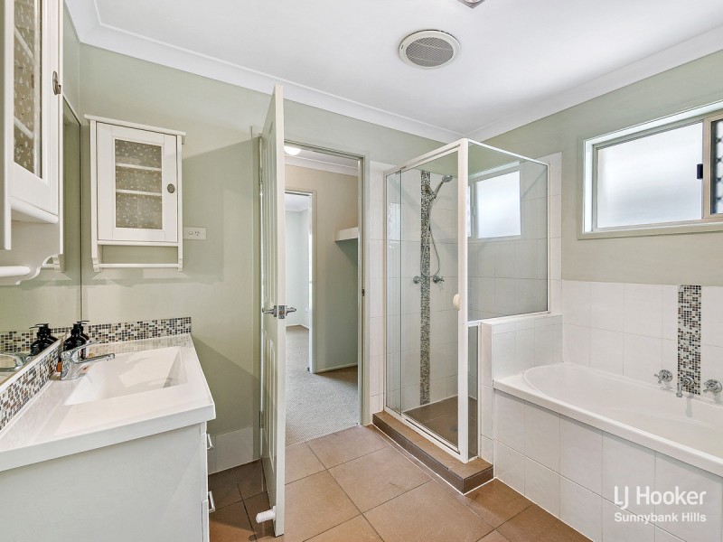 20 Romanette Street, Mansfield QLD 4122