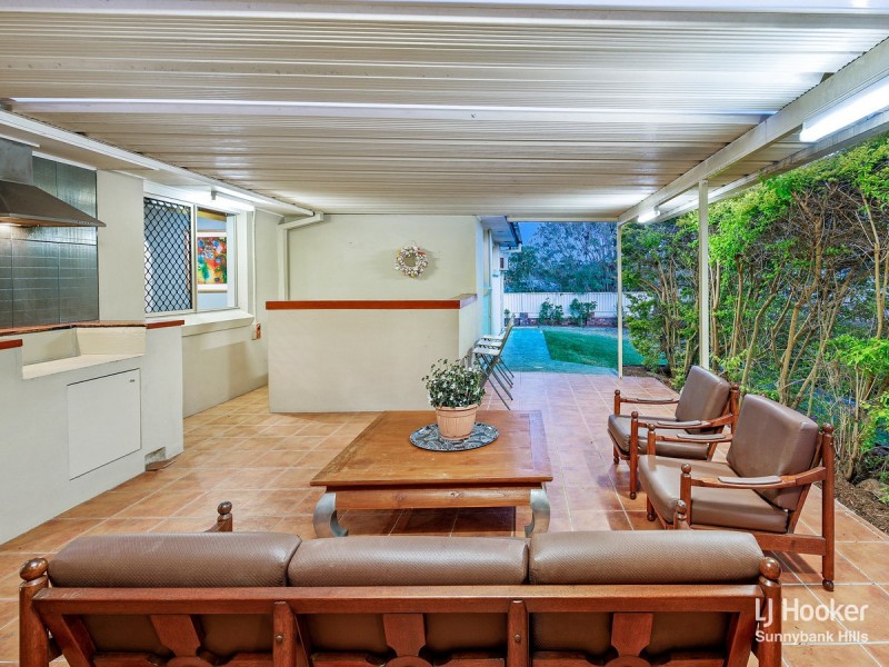 20 Romanette Street, Mansfield QLD 4122