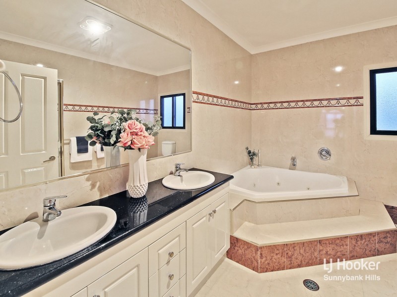 20 Willowleaf Close, Stretton QLD 4116