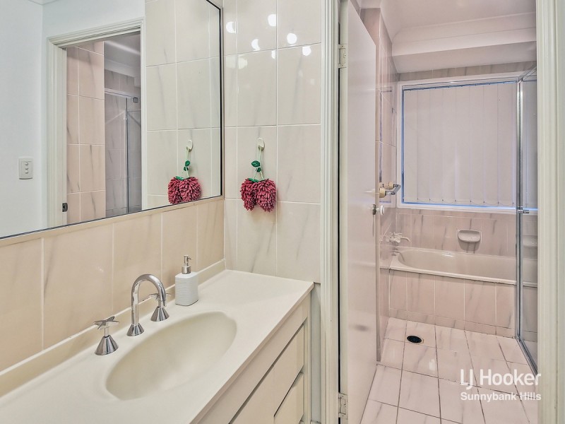 9 Bordeaux Street, Eight Mile Plains QLD 4113