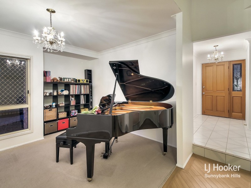 9 Bordeaux Street, Eight Mile Plains QLD 4113