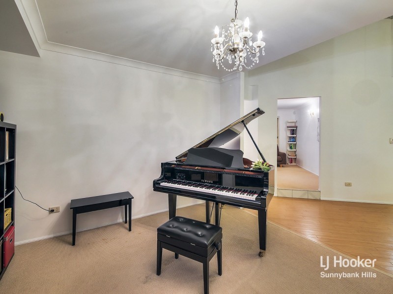 9 Bordeaux Street, Eight Mile Plains QLD 4113