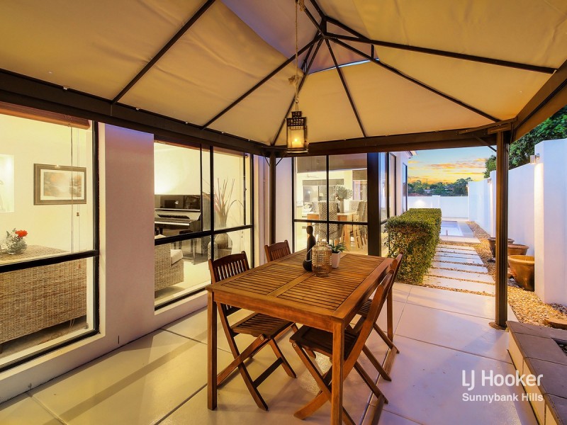 23 Silverbirch Close, Eight Mile Plains QLD 4113