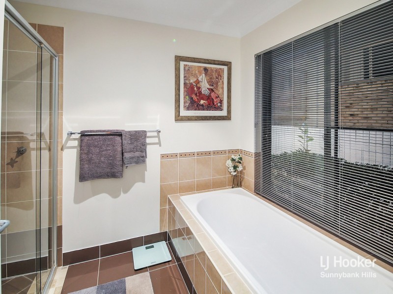 23 Silverbirch Close, Eight Mile Plains QLD 4113