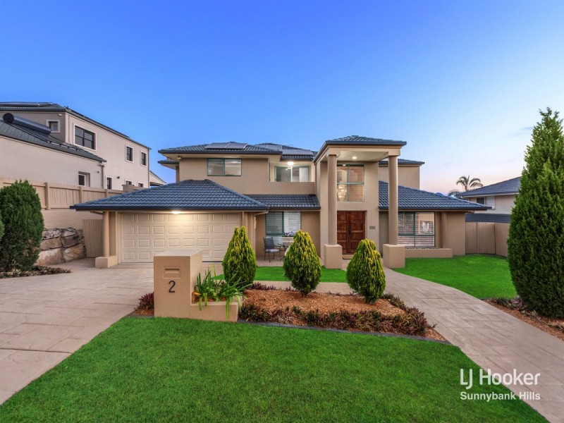 2 Golden Oak Crescent, Carindale QLD 4152