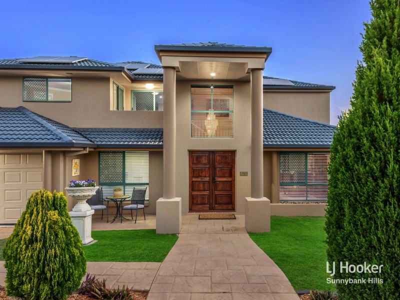 2 Golden Oak Crescent, Carindale QLD 4152