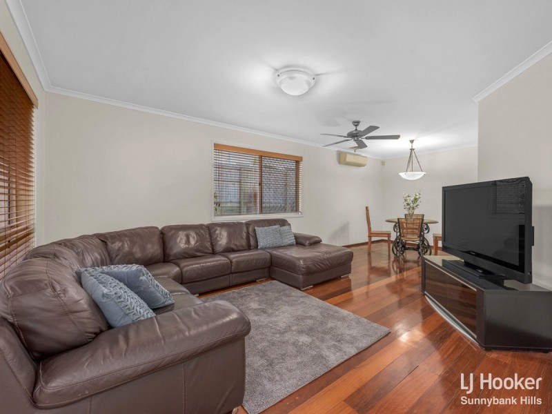 52 Hummingbird Crescent, Wishart QLD 4122