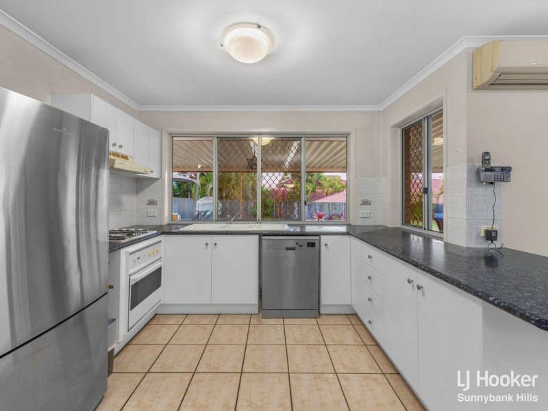 52 Hummingbird Crescent, Wishart QLD 4122